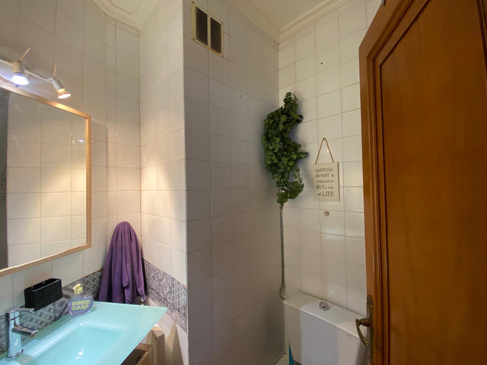 Property 2484 - Image 29